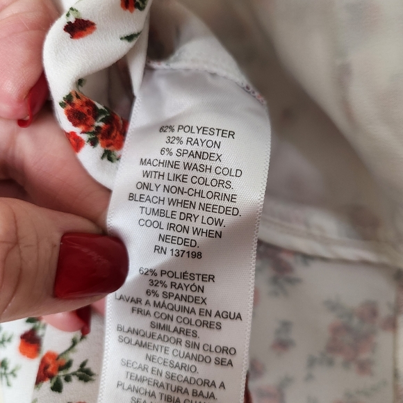 Danielle Bernstein White/Red Floral Crop Top size 10 - Picture 6 of 9